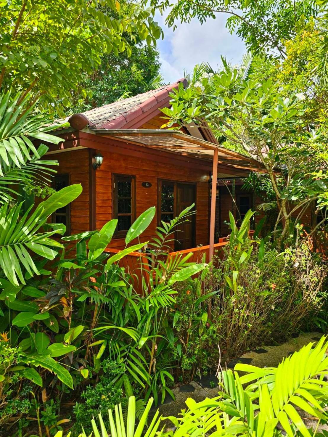 Samran Resort Чалонг Экстерьер фото
