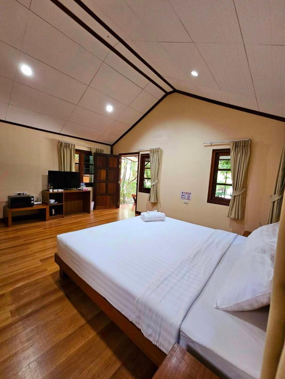 Samran Resort Чалонг Экстерьер фото